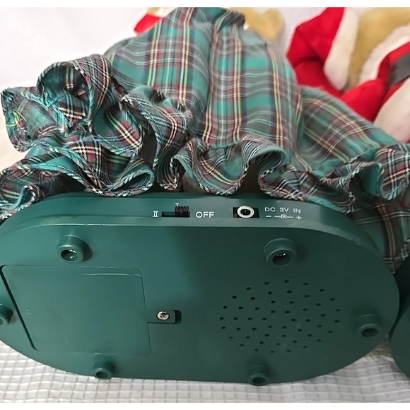 Vintage Twinkling Musical Teddies Mr & Mrs Claus Teddy Bear Holiday Christmas - Picture 9 of 11